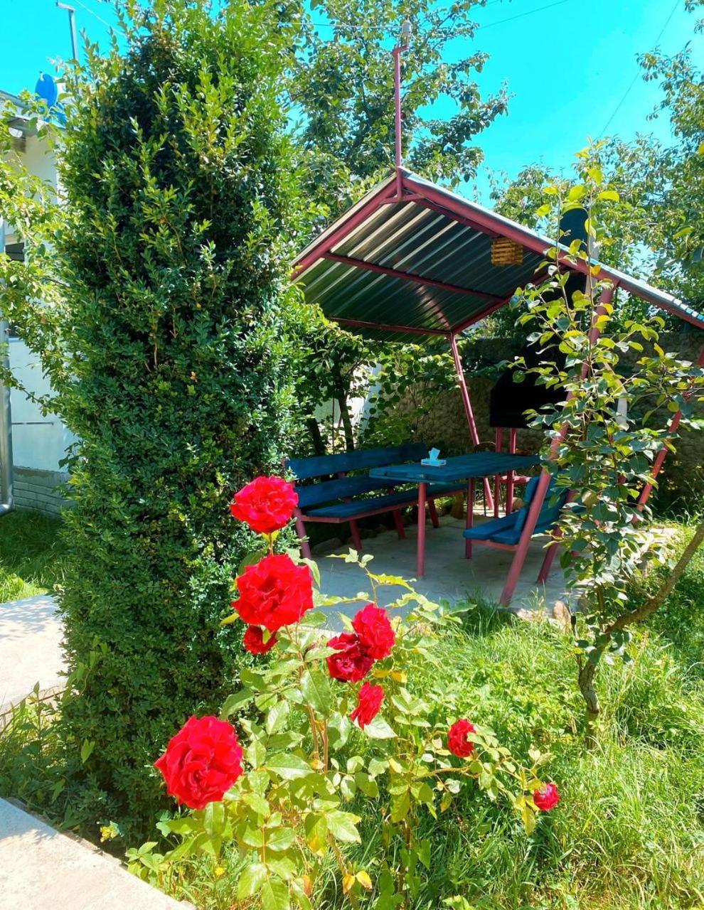 Green Garden Hotel Dilijan Bagian luar foto