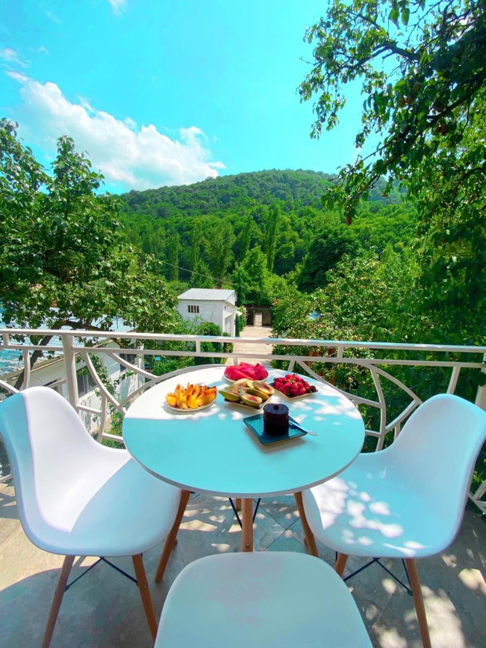Green Garden Hotel Dilijan Bagian luar foto